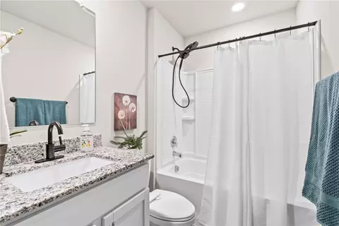 Bath - 608 Comanche Dr, Gentry, AR 72734 photo 2 of 2