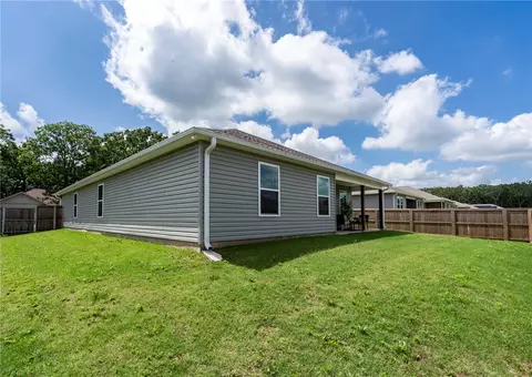 Exterior - 608 Comanche Dr, Gentry, AR 72734 photo 6 of 6