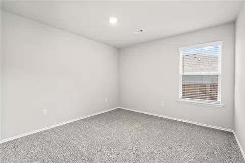 Bedroom - 608 Comanche Dr, Gentry, AR 72734 photo 5 of 8