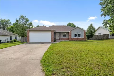 505 SW 6th Ave, Gravette, AR 72736