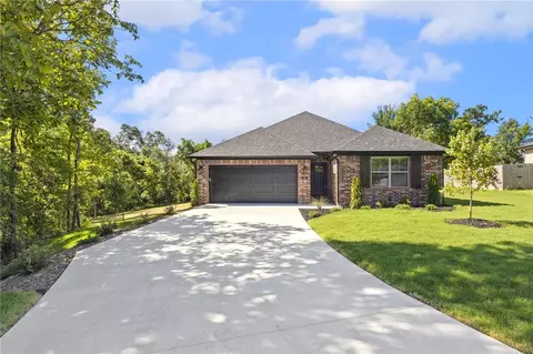15 Blairgowrie Cir, Bella Vista, AR 72715