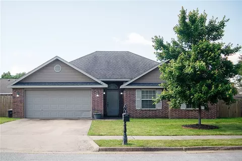609 Buffalo Ln, Springdale, AR 72764