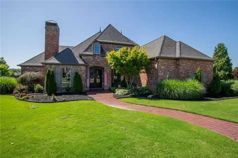 10924 Hearthstone Ln, Bentonville, AR 72712