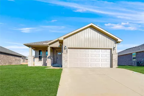 1708 Farmer St, Pea Ridge, AR 72751
