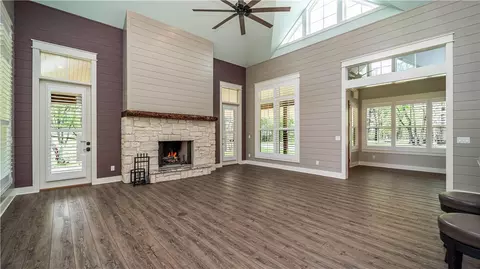 Living - 19643 Indigo Dr, Rogers, AR 72756 photo 2 of 3