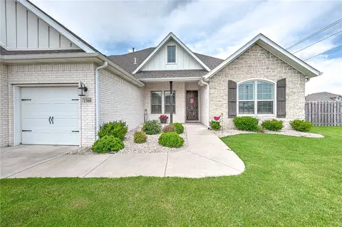 1300 Eureka Rd, Centerton, AR 72719