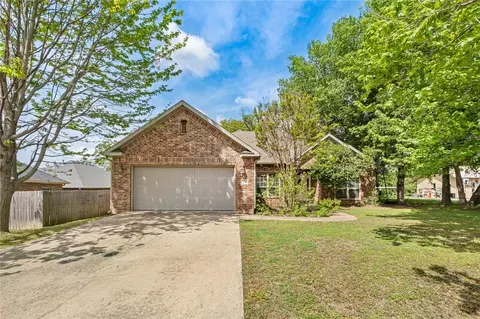 2141 Elderberry Rd, Fayetteville, AR 72704