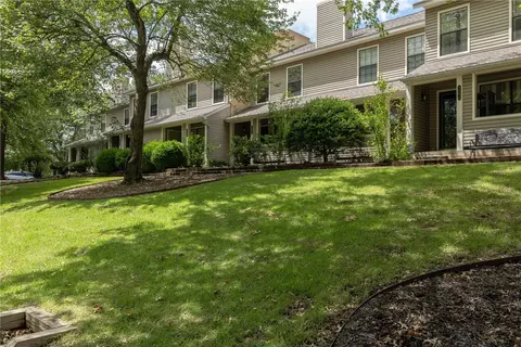 Exterior - 500 Fairway Cir #E, Springdale, AR 72764 photo 13 of 15