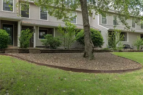 Exterior - 500 Fairway Cir #E, Springdale, AR 72764 photo 2 of 15