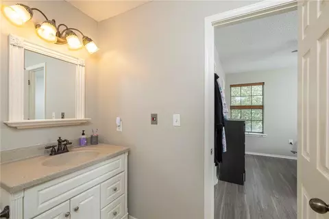 Bath - 500 Fairway Cir #E, Springdale, AR 72764 photo 2 of 3