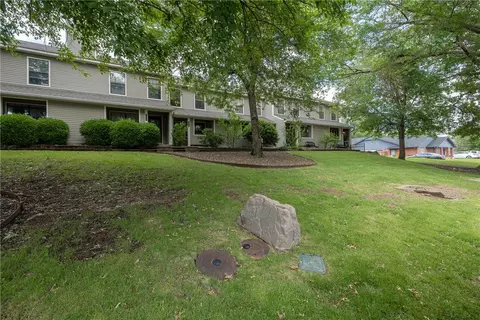 Exterior - 500 Fairway Cir #E, Springdale, AR 72764 photo 8 of 15