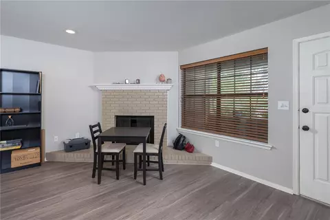 Living - 500 Fairway Cir #E, Springdale, AR 72764 photo 2 of 2