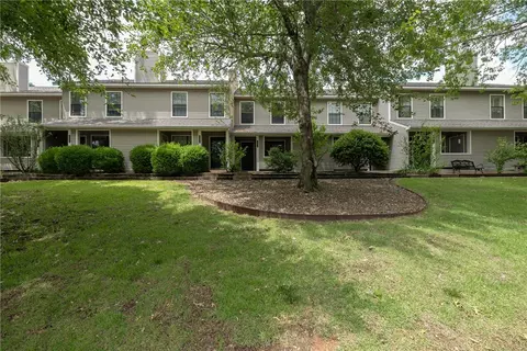 Exterior - 500 Fairway Cir #E, Springdale, AR 72764 photo 10 of 15