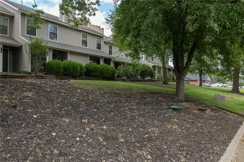 Exterior - 500 Fairway Cir #E, Springdale, AR 72764 photo 7 of 15