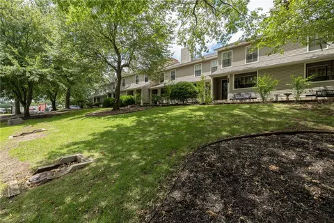 Exterior - 500 Fairway Cir #E, Springdale, AR 72764 photo 12 of 15
