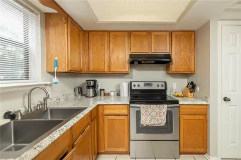 Kitchen - 500 Fairway Cir #E, Springdale, AR 72764 photo 3 of 3