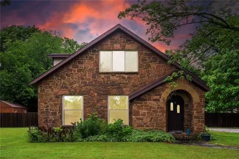 302 Graham St, Prairie Grove, AR 72753