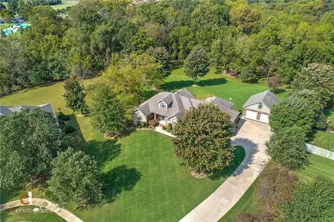 4 Dayne Ln, Bentonville, AR 72712