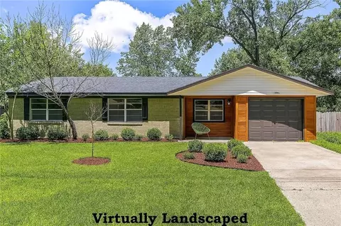 1202 SE St, Bentonville, AR 72712