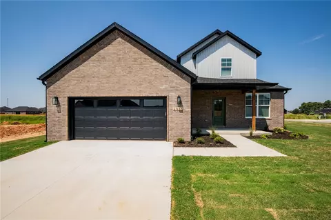 4932 Farmhouse St, Springdale, AR 72762