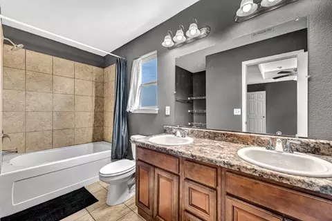 Bath - 820 Morningside Dr, Centerton, AR 72719 photo 1 of 4