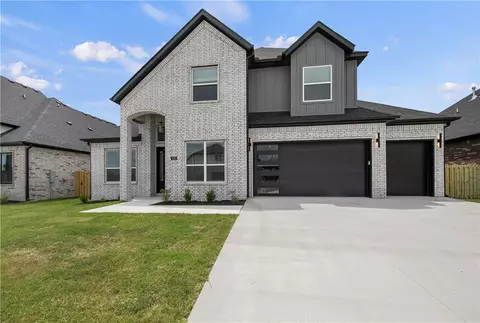 1821 Bluestem Dr, Centerton, AR 72719