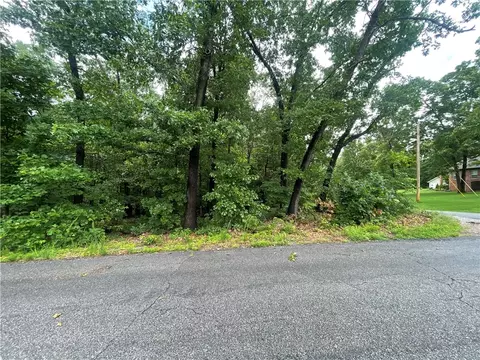 Elswick Lane, Bella Vista, AR 72715