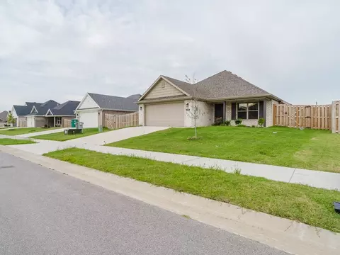 450 Willow Dr, Centerton, AR 72719 photo 3