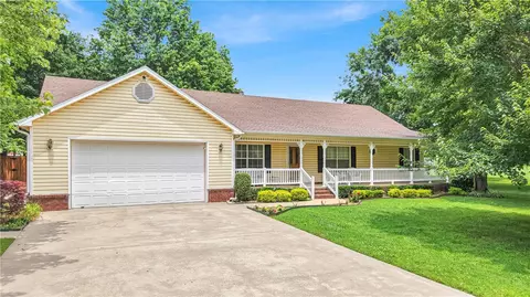 173 Double Springs Rd, Farmington, AR 72730