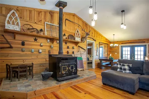 Living - 1531 Mount Zion Rd, Jerusalem, AR 72080 photo 2 of 4