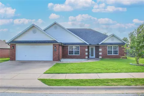 625 Asboth St, Pea Ridge, AR 72751