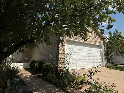 Exterior - 380 Cascade Cir, Springdale, AR 72764 photo 4 of 6
