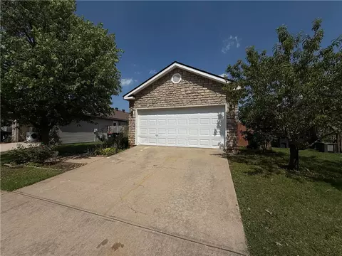 380 Cascade Cir, Springdale, AR 72764