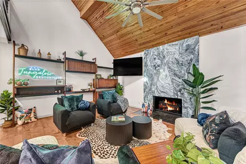 703 Bella Vista Rd, Bentonville, AR 72712