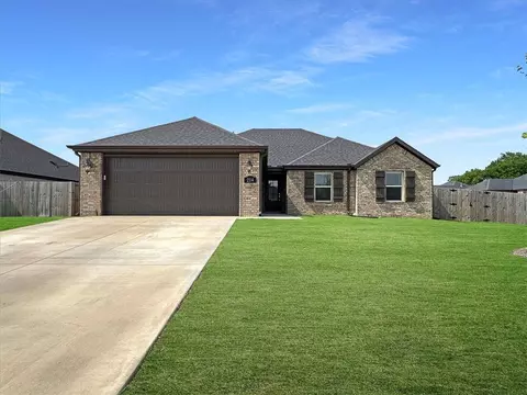 214 Pennsylvania Ave, Farmington, AR 72730