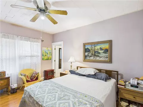 Bedroom - 822 S Pine St, Harrison, AR 72601 photo 2 of 3