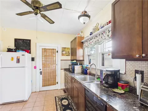 Kitchen - 822 S Pine St, Harrison, AR 72601 photo 1 of 2