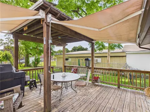 Exterior - 822 S Pine St, Harrison, AR 72601 photo 3 of 8