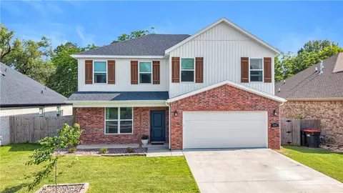 3205 Summer View Ave, Springdale, AR 72764