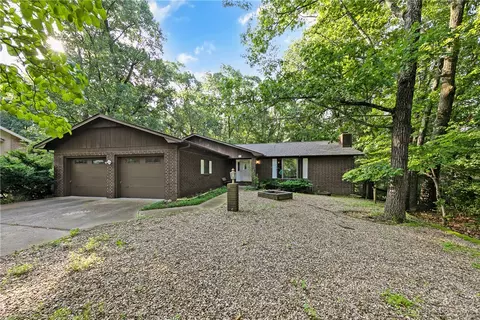 8 Merritt Ln, Bella Vista, AR 72714