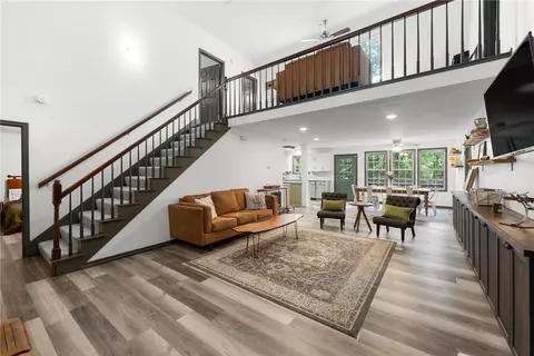 1 Woodstock Ln, Bella Vista, AR 72714