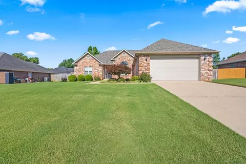 501 Cross Creek Dr, Bentonville, AR 72712