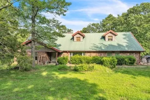 10804 Friendly Rd, Fayetteville, AR 72701