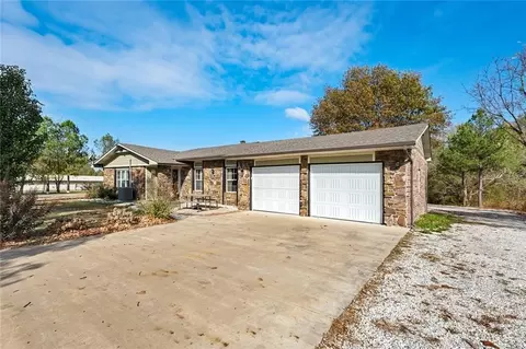 15392 Woods Lodge Rd, Garfield, AR 72732