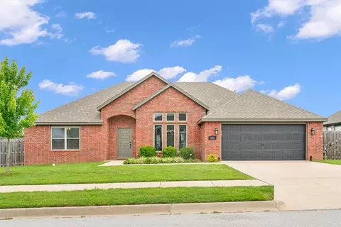 328 N Otoe St, Farmington, AR 72730