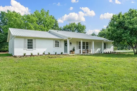3335 N Wagner Rd, Fayetteville, AR 72704
