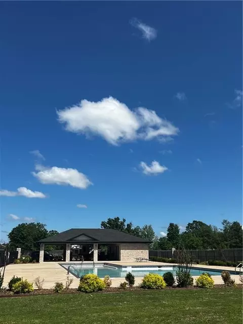825 Bellagiola Ave, Tontitown, AR 72762