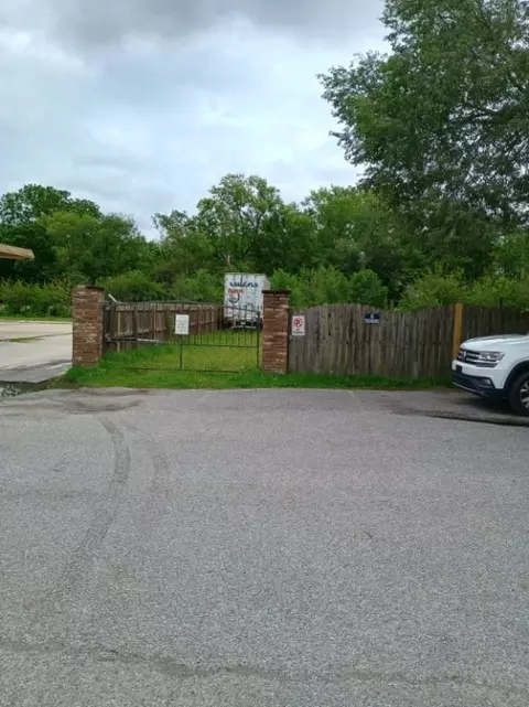 Holcomb Street, Springdale, AR 72764