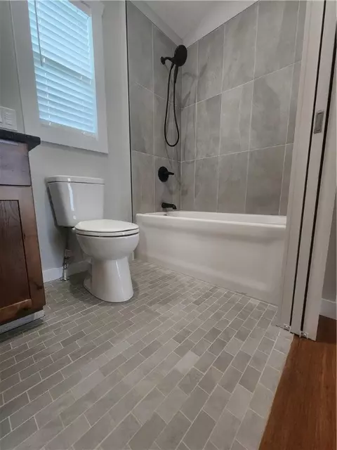 Bath - 110 Cottage Brook Cir, Anderson, MO 64831 photo 1 of 2