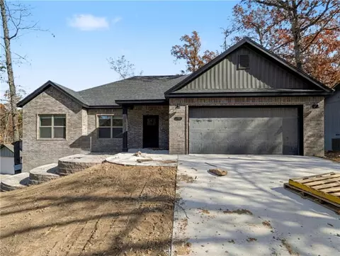 8 Wreay Ln, Bella Vista, AR 72714